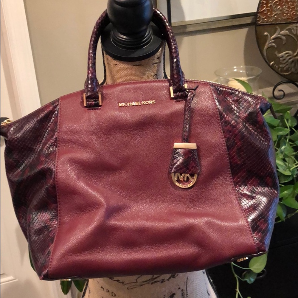 Michaels Kors Satchel